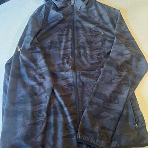 Vuori Men’s Outdoor Trainer Shell Jacket Camo